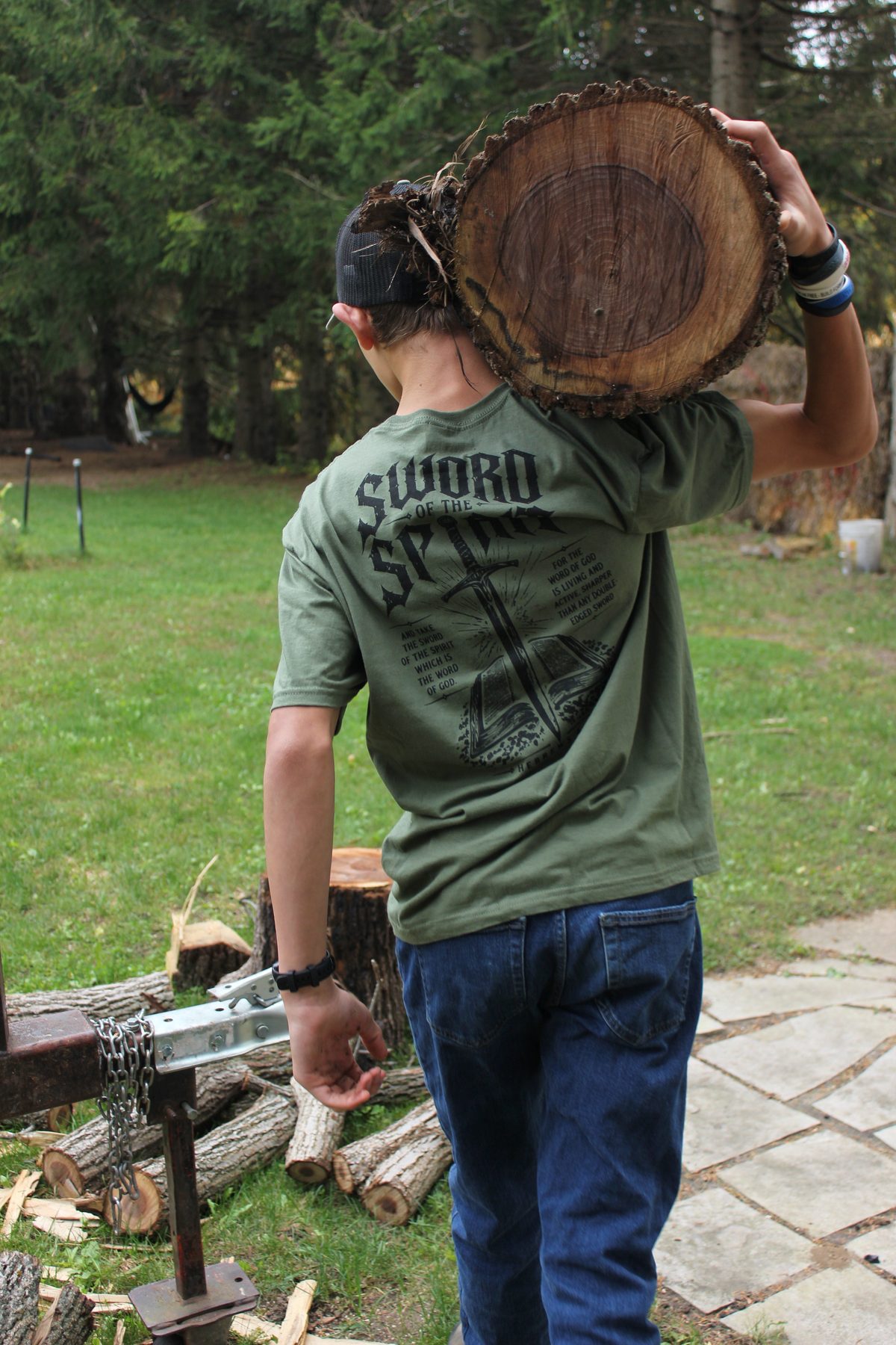 Back print, carrying a log